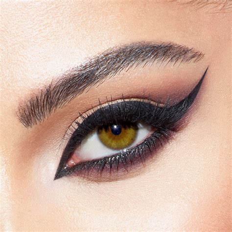 kajal eyeliner makeup.